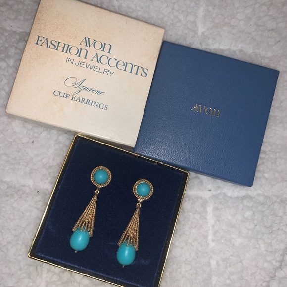Avon Accessories - 🎉6/25🎉Vintage Avon Aqurene Clip Earrings
